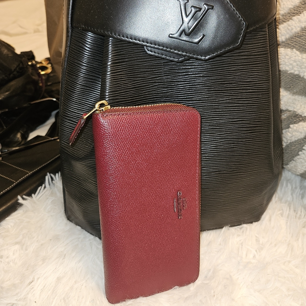 EUC Coach Burgundy Red Wallet